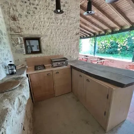 Petite Espagne Casa de Férias Poullignac